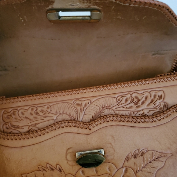 Leather Floral Embossed Hobo Envelope Vintage Box-Bag with Buckle Opening - Picture 5 of 13